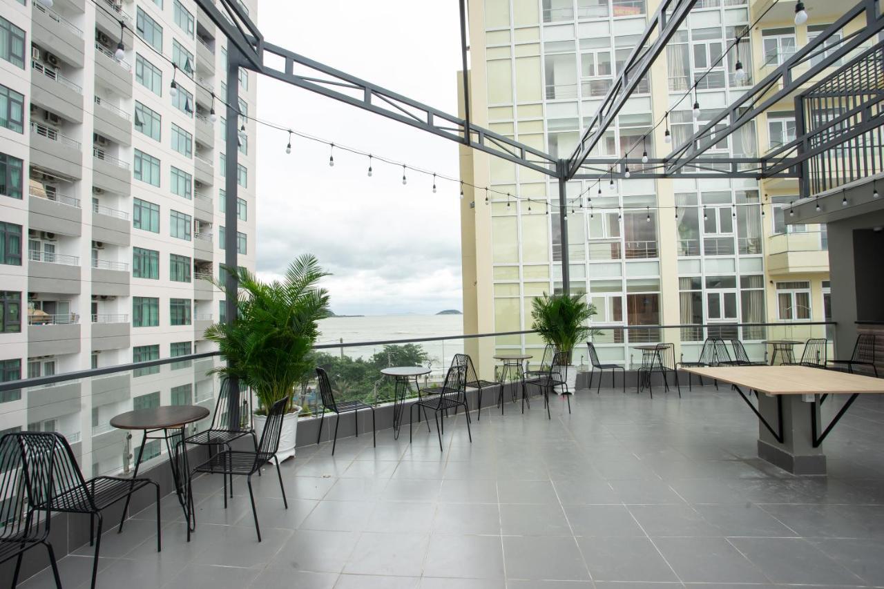 Tesoro Hotel Nha Trang Buitenkant foto